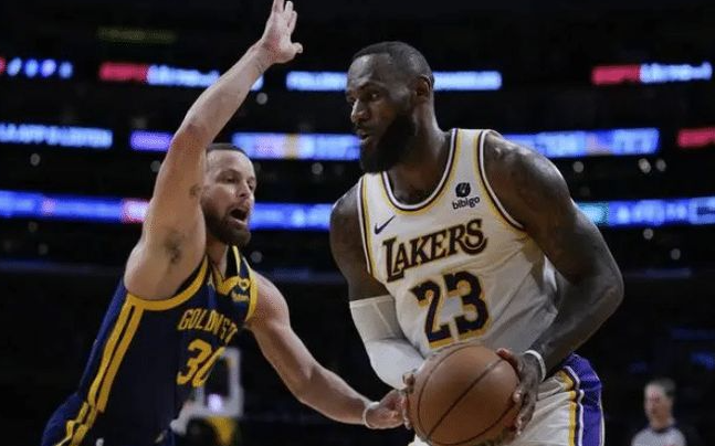 看到勇士再次有意在詹姆斯，突发奇想一个抽象的五方大交易，欢迎大家娱乐讨论。

出