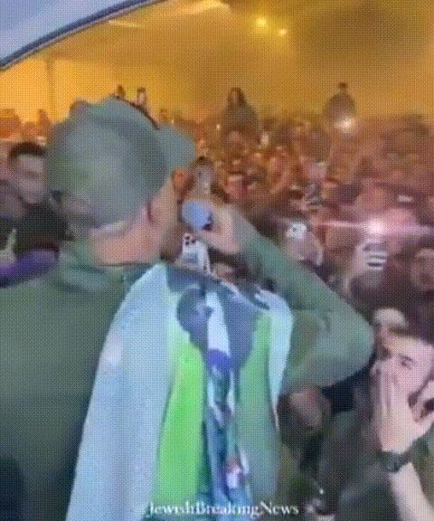 美国参战，以色列士兵狂欢高唱《以色列永存》！伊朗该怎么应对？以色列士兵看见美国轰