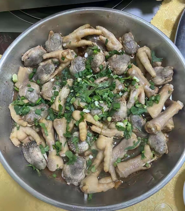 广大网友，请给这道菜赐个名！

