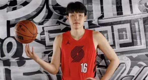 杨瀚森揭幕战将以替补中锋的角色登场，杨瀚森有望出战15-18分钟
 开拓者队记D