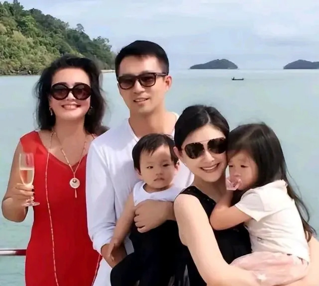 大S的体面和儿女











大S去世了，好多人都在讨论她跟汪小菲的那