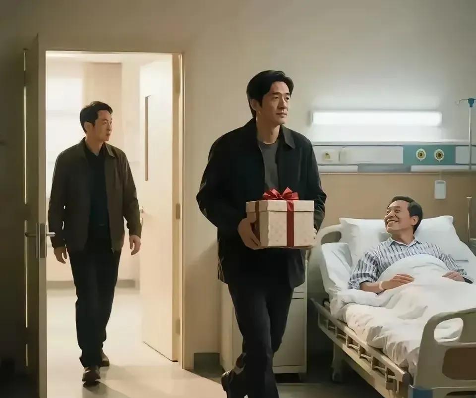 拎着牛奶水果进病房的人，比只说“多喝热水”的人更让人惦念。这看似简单的举动，却蕴