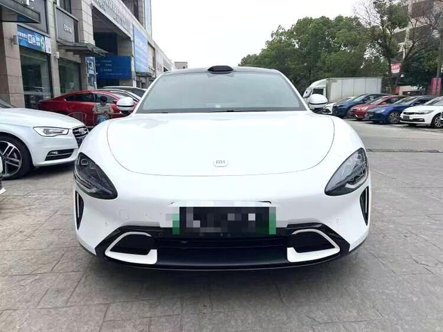 小米su7的那些坑
选配的坑： 当时看中MAX版，销售说得天花乱坠。结果选配时发