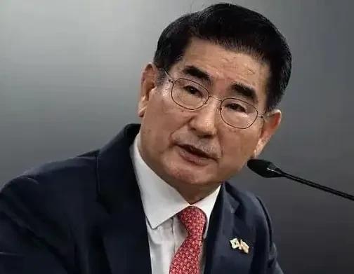 韩国法院没有批准特检组逮捕前总统尹锡悦却批准了继续拘留前国防部长金龙显，到底谁是