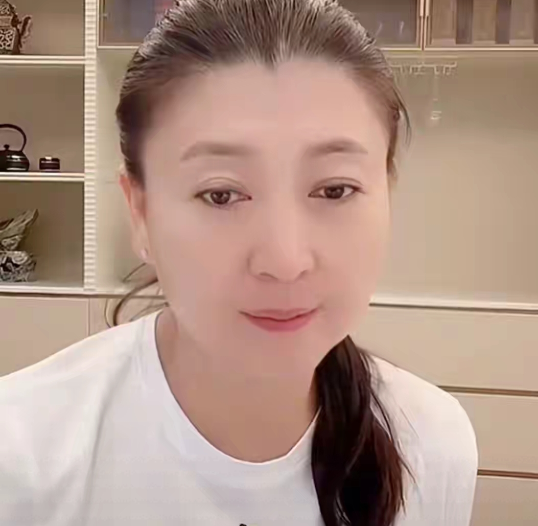 被禁关注不到24小时！闫学晶再遭打击