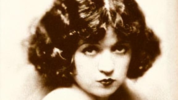 玛丽·普雷沃斯特的死亡成就好莱坞经典谣言：她去世后，小狗将它的女主人吞食