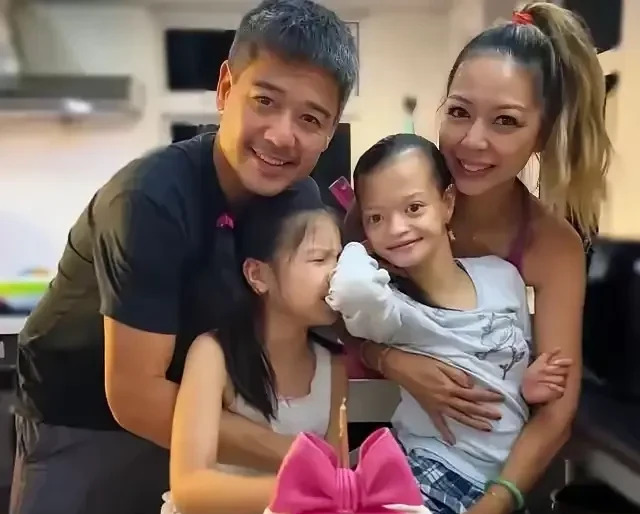 胡杏儿闪婚生娃引热议











胡杏儿和黄宗泽的八年爱情长跑最终以分