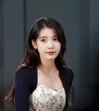 IU三提百想视后！从选秀20次失败到演技封神的逆袭之路！