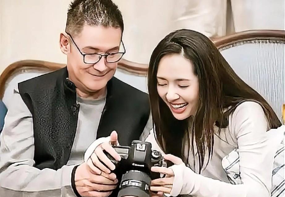 向太为何默许儿媳郭碧婷长住娘家？背后真相令人意外！
向太近期在社交平台回应了郭碧