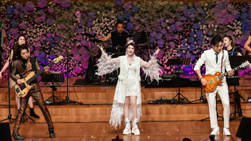 蒙沪情深歌为桥！乌兰图雅“花开四季”演唱会香飘上海