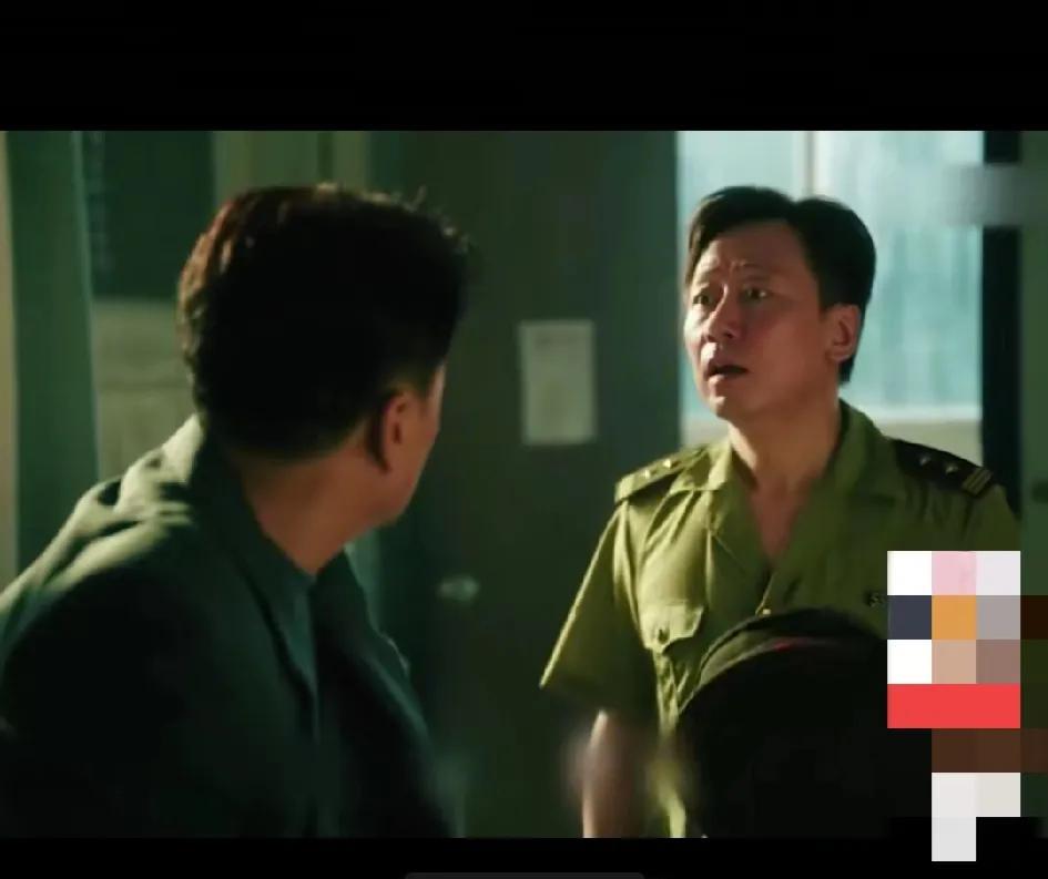 8.《扫毒风暴》。派出所所长王辉跟卢少骅是发小，还挺崇拜他。“他初中的时候化学特