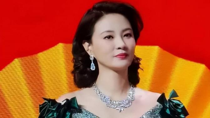 刘芳菲：男友被判死缓，丈夫惨死狱中，曾风光无限的她如何了？
