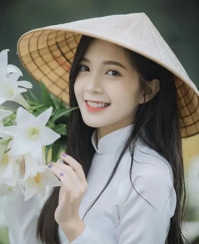 越南女子有多开放？看完你还敢娶吗？
提起越南姑娘，很多人脑海里首先浮现出两种截然