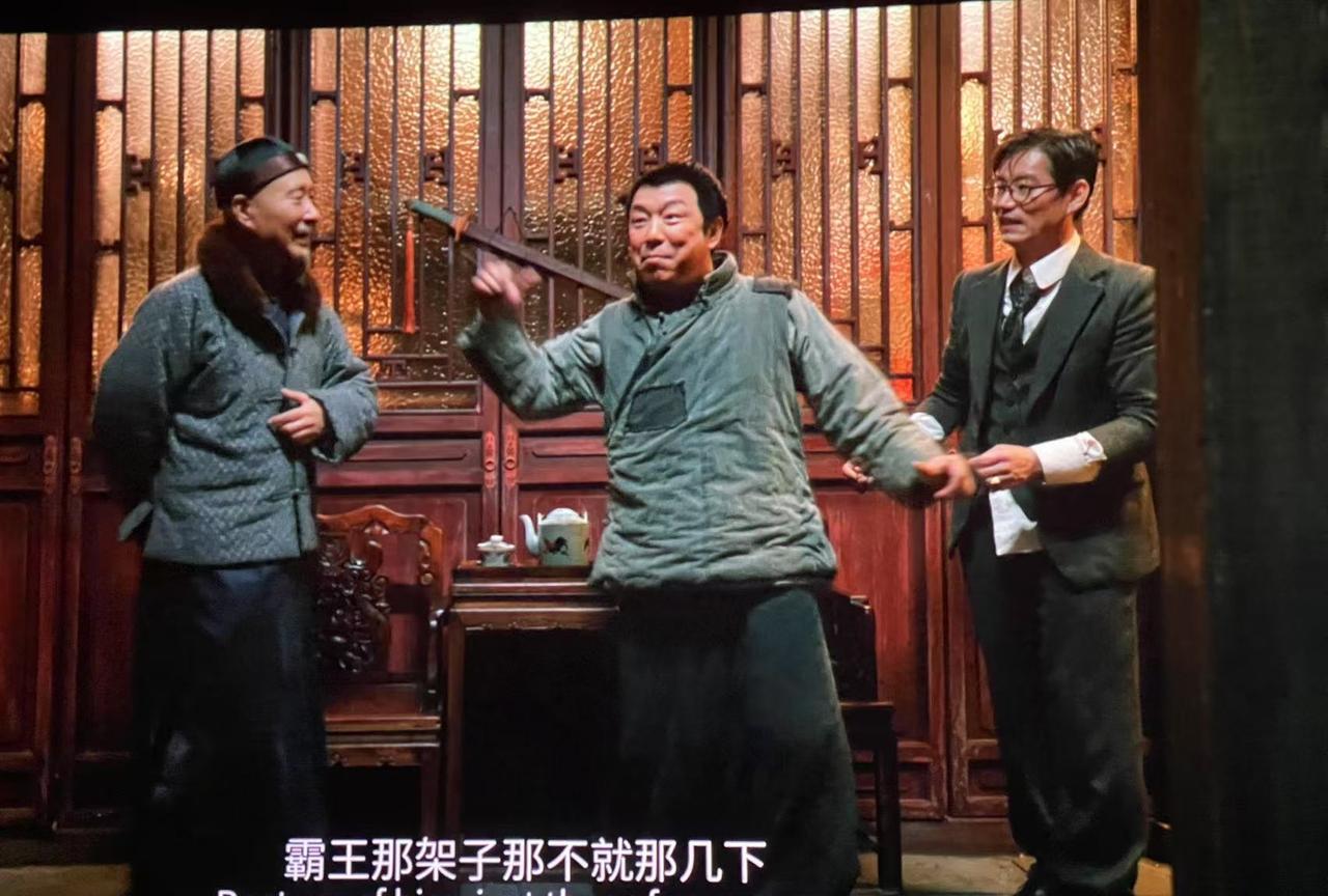 看陈凯歌的《霸王别姬》还是20多年前。一直有种感觉，这部片子几乎就是中国电影的头