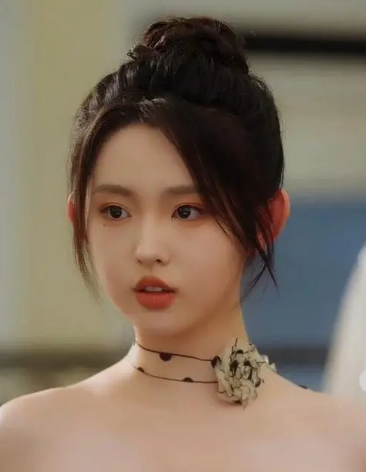 “作为演员，只要能一直保持好的心态和产出的能力，就不用太焦虑。流量这个东西，时好