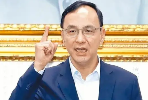 文化不高的馆长给哈佛大学硕士毕业的赖清德上历史课！
馆长大陆行之后像变了个人似的