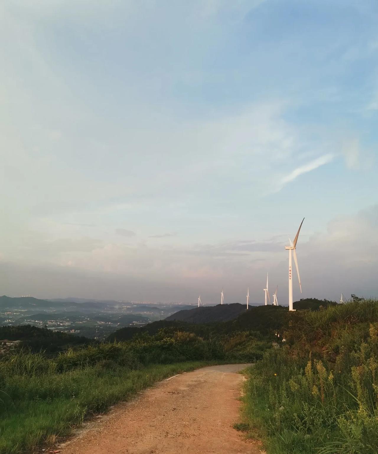 失业了两个月零5天。
我急，我老公跟小姑子更急！他俩都旁敲侧击的给我谋划起来了。