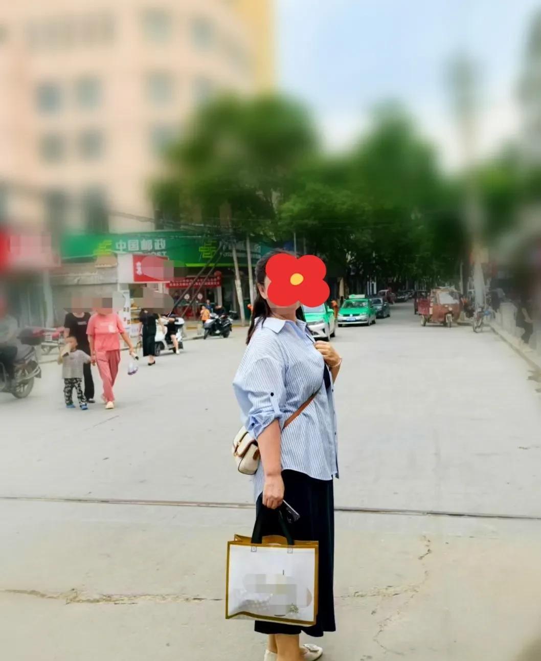 好久没逛街了，一逛竟然有收获。今天下午去街上办完事，正巧碰到好久不见的朋友，于是
