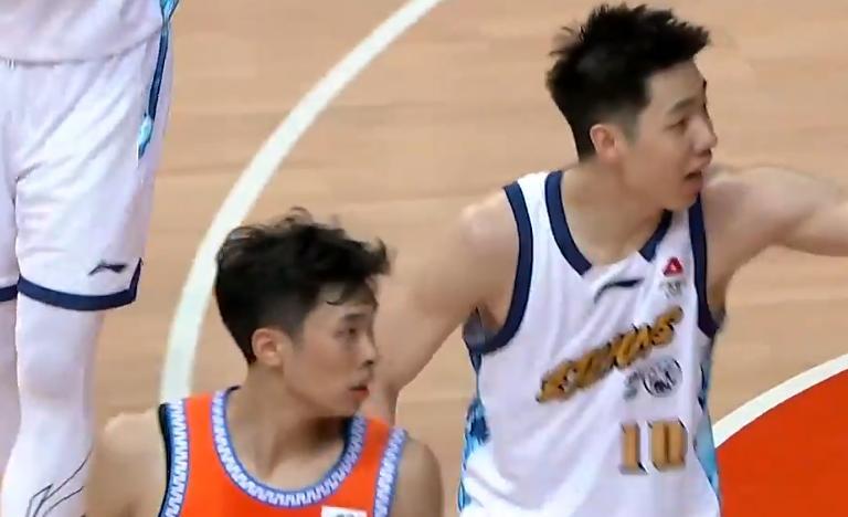 胡金秋26+9，桑普森13+10，广厦男篮客场18分大胜福建！北京时间2025年