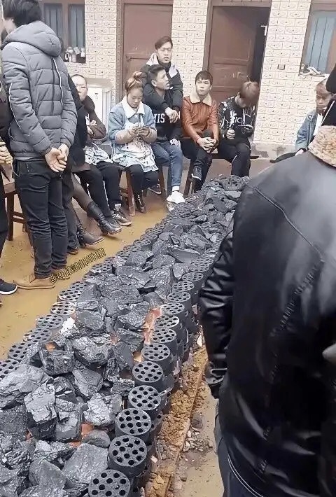 能干出这事得，家境肯定不一般
