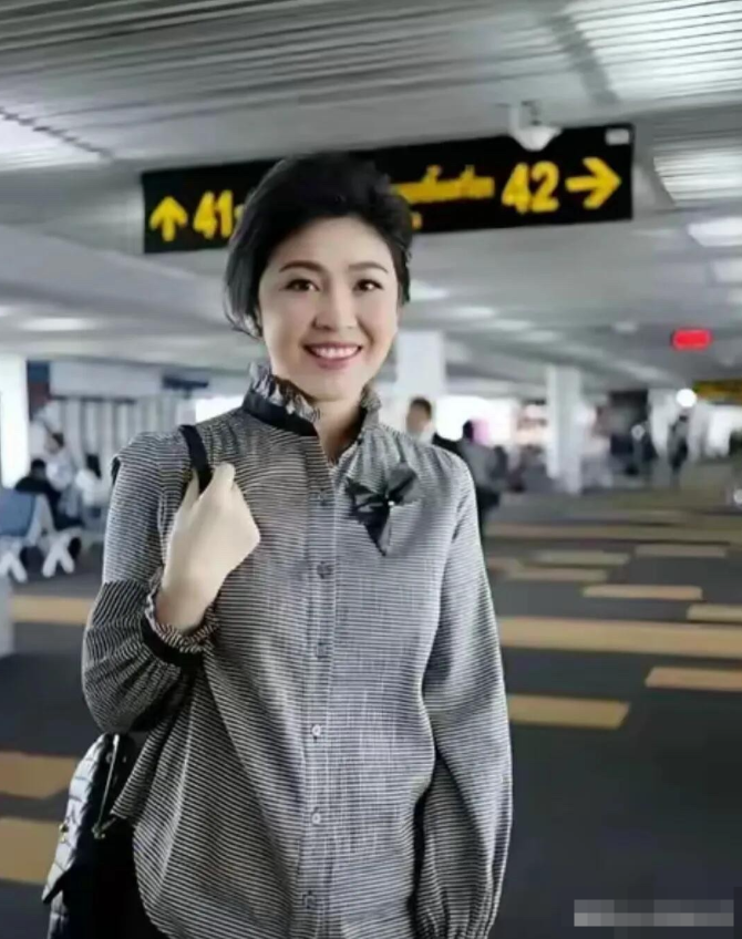 现在终于明白了，为什么所有的男人都喜欢她了。因为她的美很柔和，不像章子怡和巩俐她