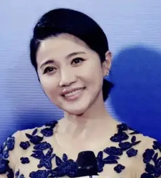 颜丙燕坚守演员本色











天呐！你敢相信吗？现在居然还有演员拒绝