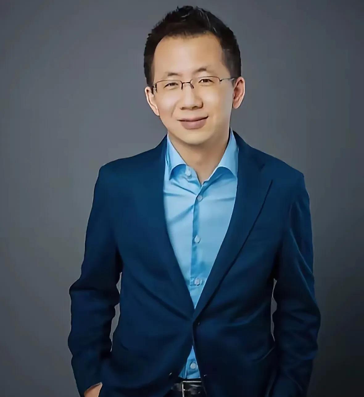 大人物总有与众不同的特点，
发呆成了他唯一的爱好…