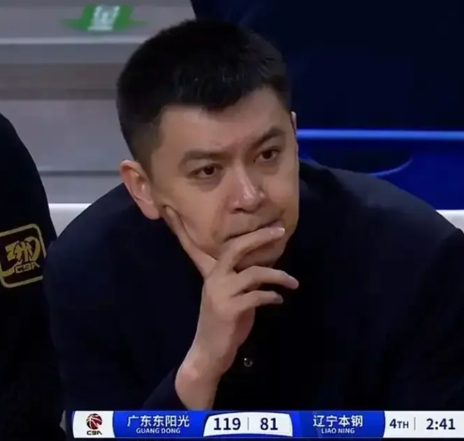 杨鸣休赛期带着辽篮练啥了！春节调整一个月，全员不在状态，怒我直言，cba新赛季版