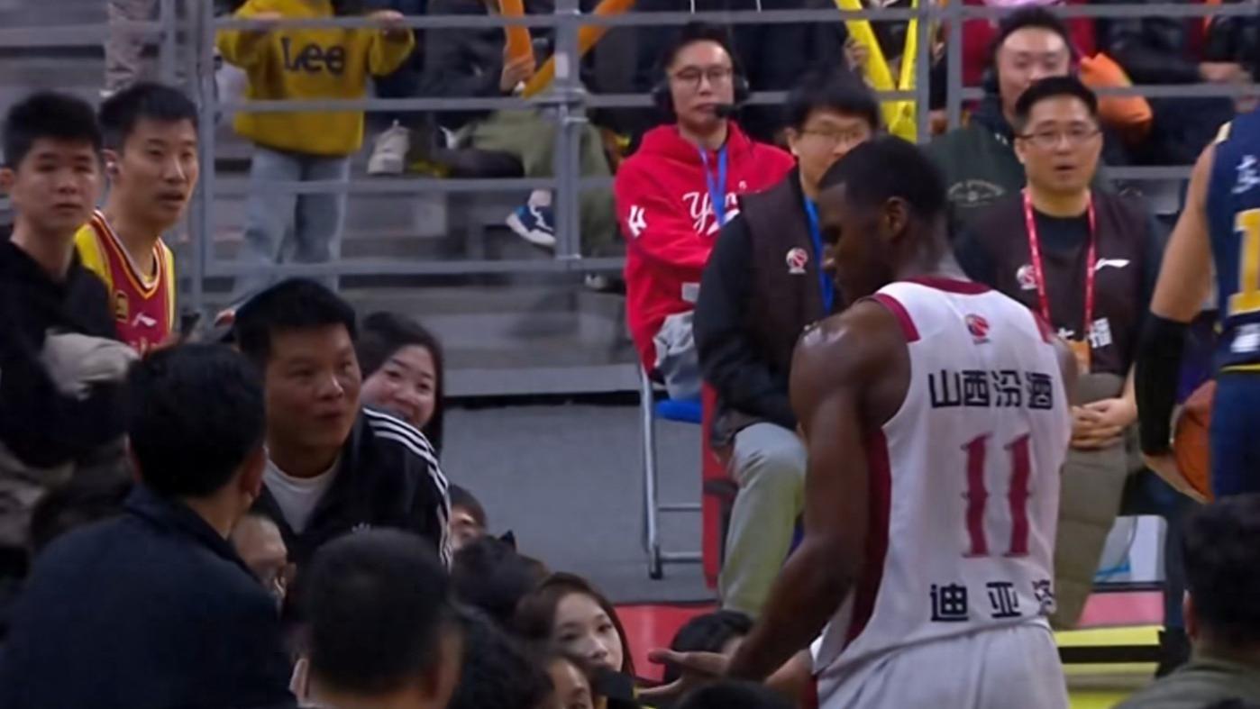 迪亚洛在广东球场被球迷打了！建议篮协和公安机关调查处理