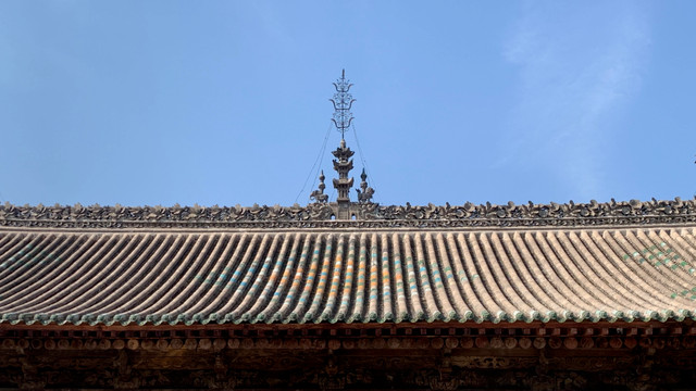 山外有山，楼上还有华丽的楼阁之美轮美奂脊刹