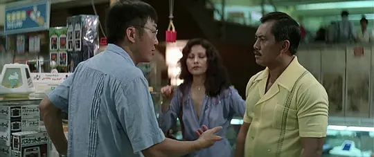    这部《《摩登保镖》》的片子观赏性极强，人物性格特别突出。行为表现在现在看来