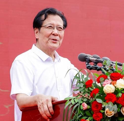 孙彦军是在2000年就成为广东亚视演艺职业学院的校长啦。
最近，在9月22日广东