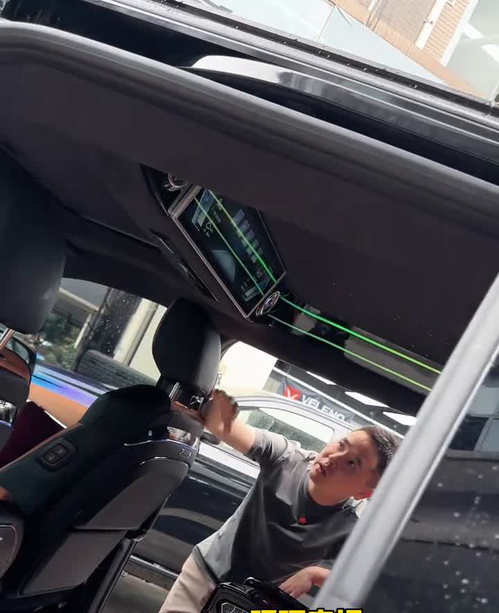 所有丰田赛那格瑞维亚车主的一个痛点：顶棚太压抑，甚至会顶头。现在开始，不用再羡慕