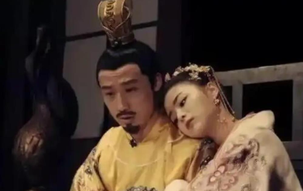 710年夜，韦皇后正在睡觉，25岁的李隆基突然闯入,韦皇后怒道：“大胆逆子！” 