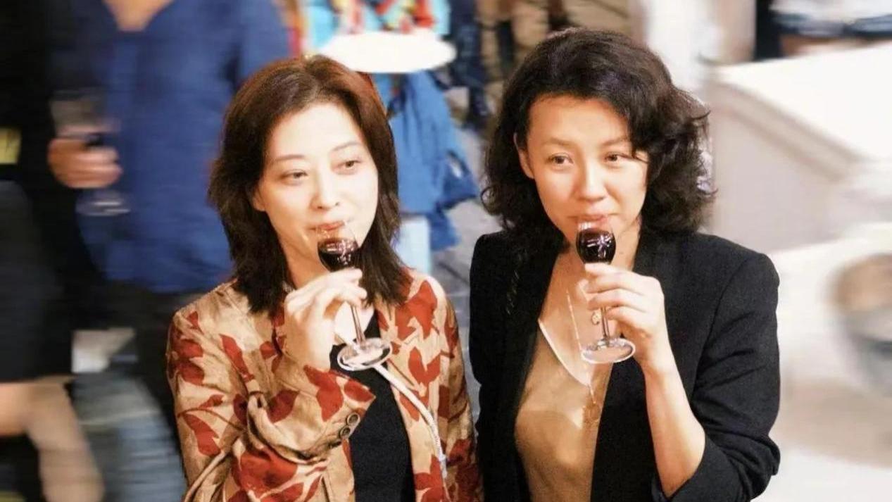 梅婷晒照为好闺蜜刘琳庆祝51岁生日