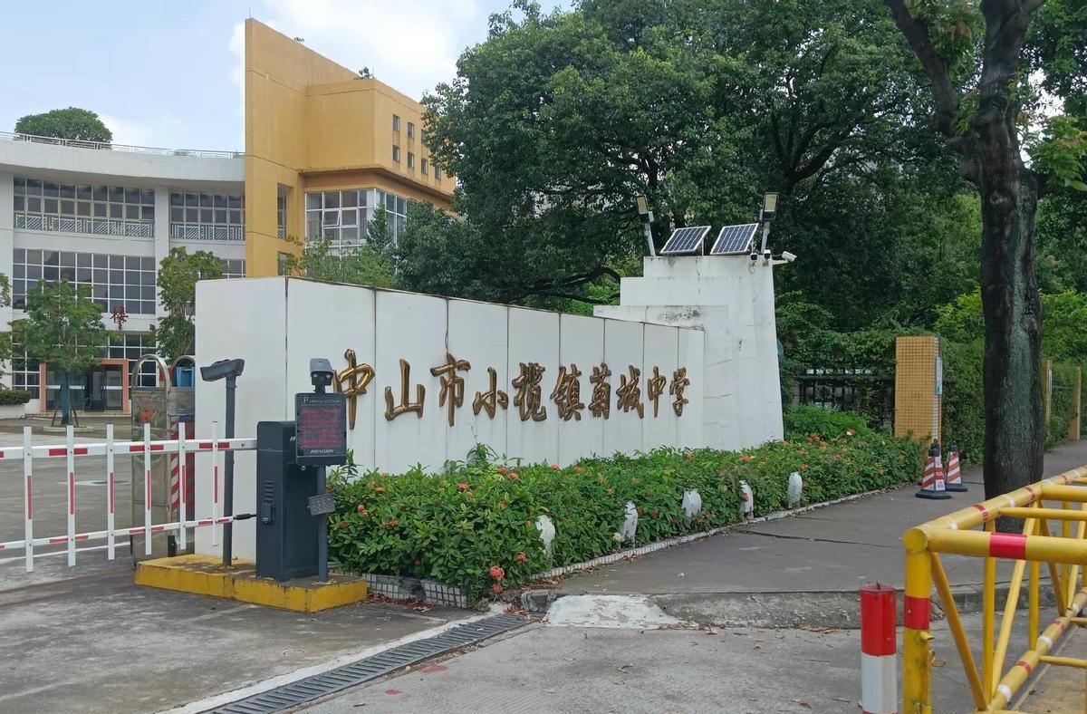 开学两周还在迷路？
别急，你不是一个人。
隔壁班小林第一天把电脑落食堂，第三天忘