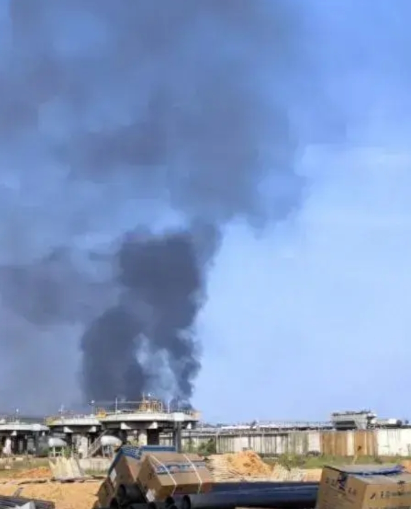 四川宜宾纵火事件，因为800块钱工资吗？
假如是真的。他要工资有错吗？
但凡老板