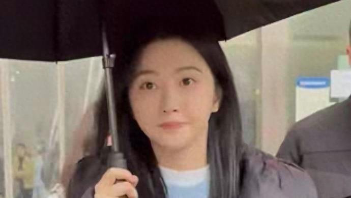 36岁景甜中年发福，脸长圆变富态了