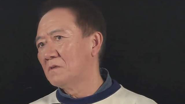 67岁李幼斌自曝，98周岁父母全住养老院，每次去看父母都特别痛苦