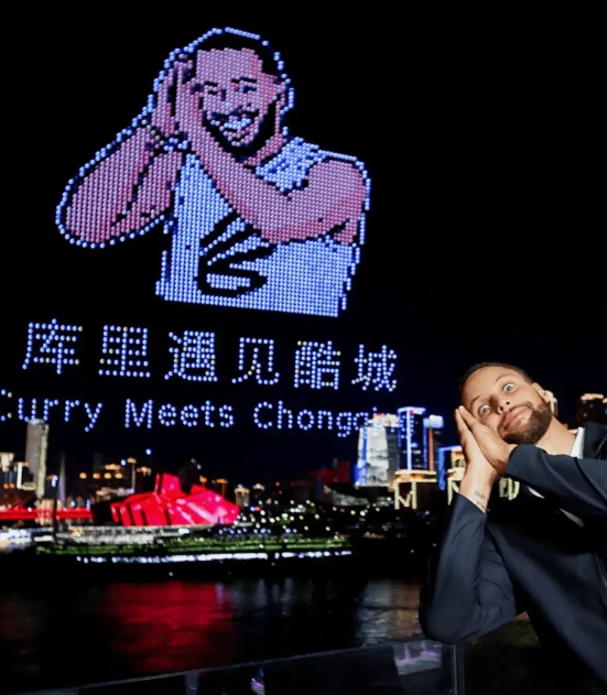 库里在重庆，感受到了来自于重庆人民的热情！
库里再见酷城！
重庆身为四大火炉之一