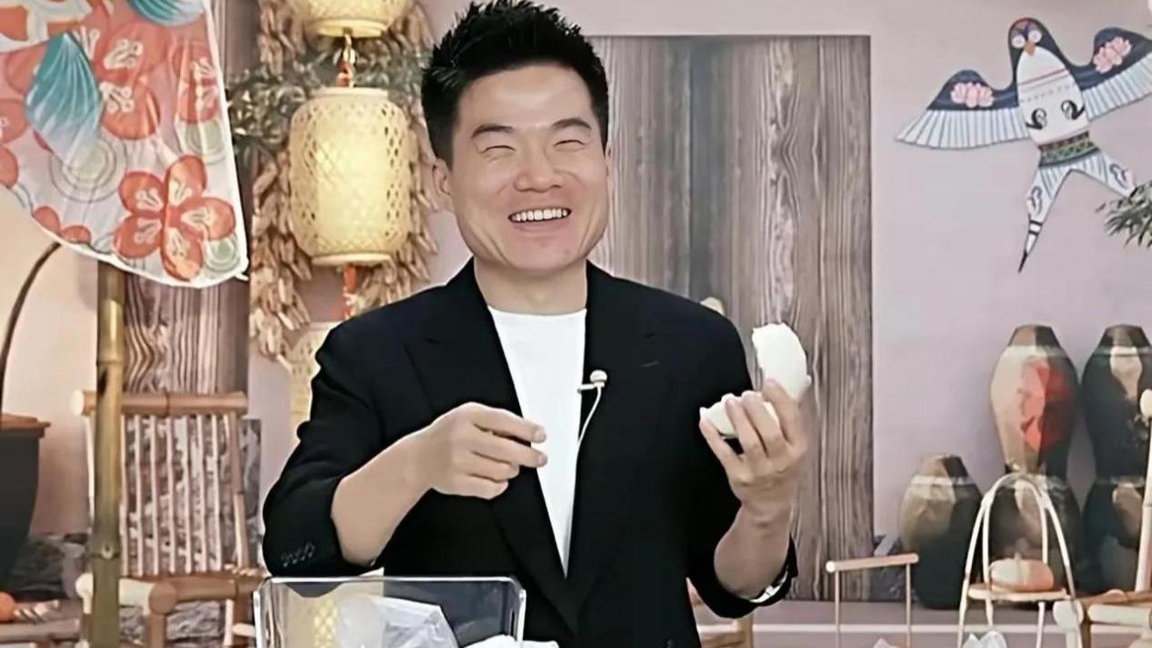 董宇辉时隔25天回归北京