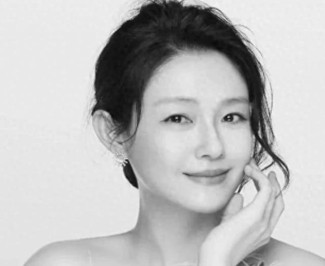 具俊晔妈妈为什么不来送自己的儿媳妇儿大S呢？为什么要提汪小菲呢，给汪小菲一毛钱关