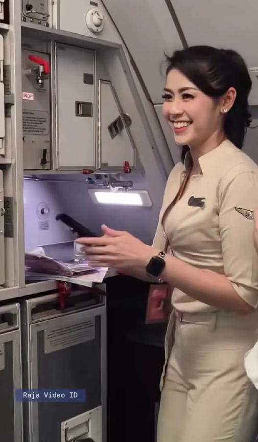 为何印尼空姐看起来都这般壮硕呢？
实际上，印尼传统审美对健康的体态有着很强的包容