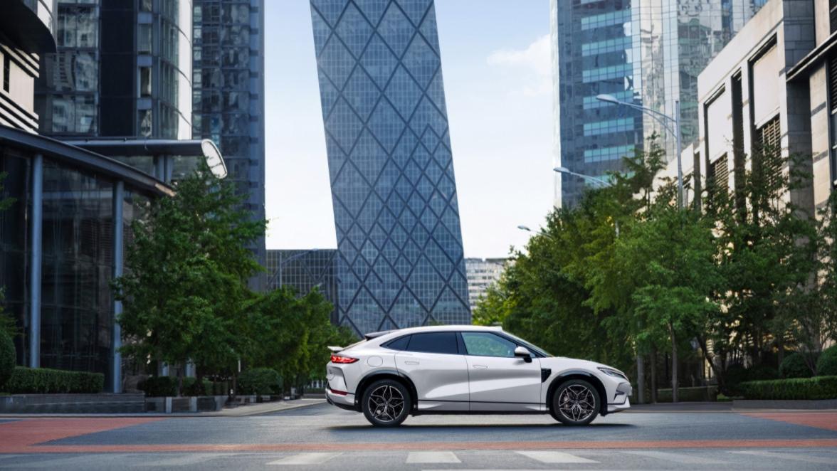 比亚迪以巨额研发投入，推动技术实现爆发式增长