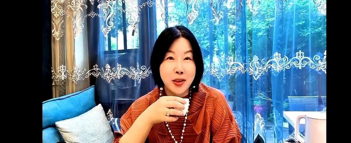 今天无意中看到了鸿蒙智行最强野生营销员“书生女侠”关于未来汽车圈三大变局的剖析，