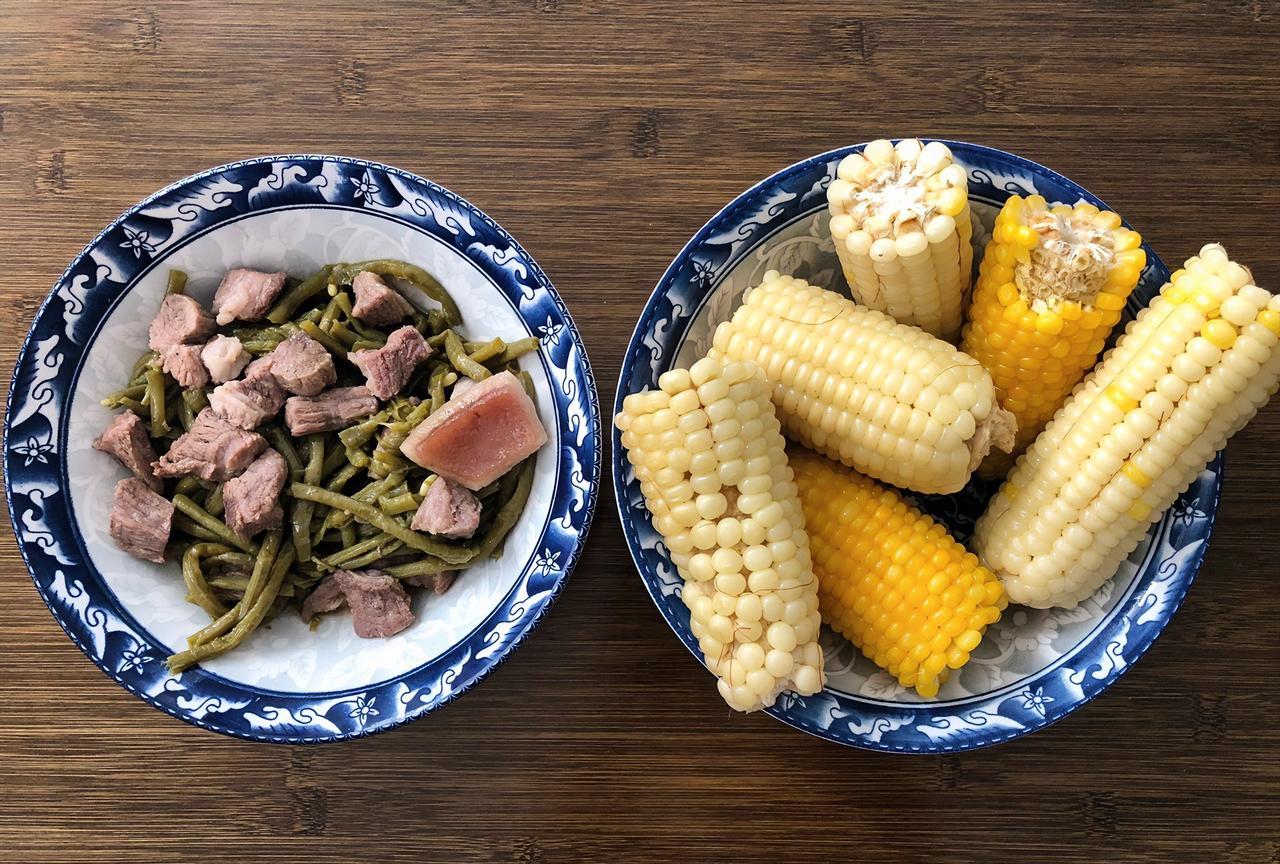 早市的菜太便宜，我买到苞米，豆角，肉，一锅炖出来，太香了！1500元的退休金咱也