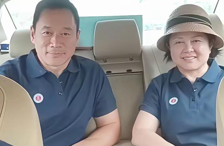 你们认识这对夫妻吗？
这男的我认识，他演的军人很出彩，把军人演的活灵活现的，他演