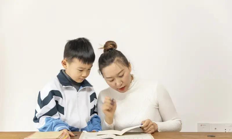 很多老师吐槽教师职称，有网友说，这些老师自己评不上职称就说职称这也不对那也不对。