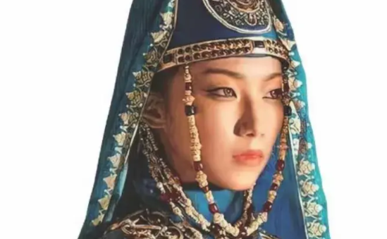 那尔那茜教育经历，引发质疑，争议焦点：
一是，是否涉嫌高考移民？
她从小到大一直