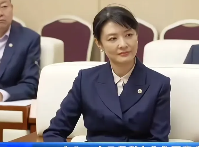 这不是周涛吗？几年不见现在做领导了